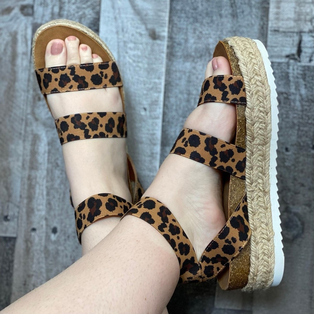 Soda Espadrille Size 8 Animal Print Platform Party Vacation Fun Stretch Sandals
